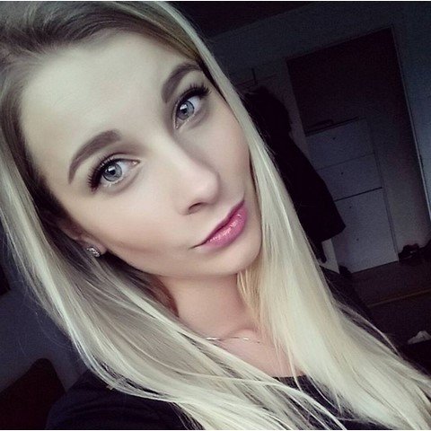 chloeva69's profile picture. 