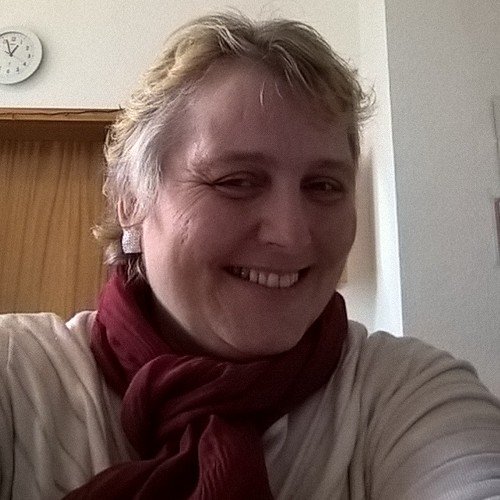 Ich bin sehr stolz auf und ich bin gehörlos und gebärden.  Frau Marion Skledar   Wohnheim  Haus St Antonius Johanniterstrasse.35. 78628           78628 Rottweil