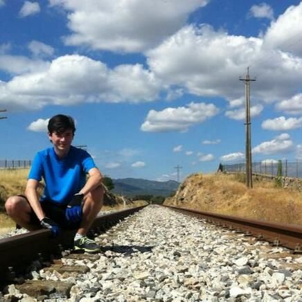 IgnacioTec's profile picture. Mercedes Benz. Intento de ingeniero informático. ADE - USC. McGiver a tiempo parcial.