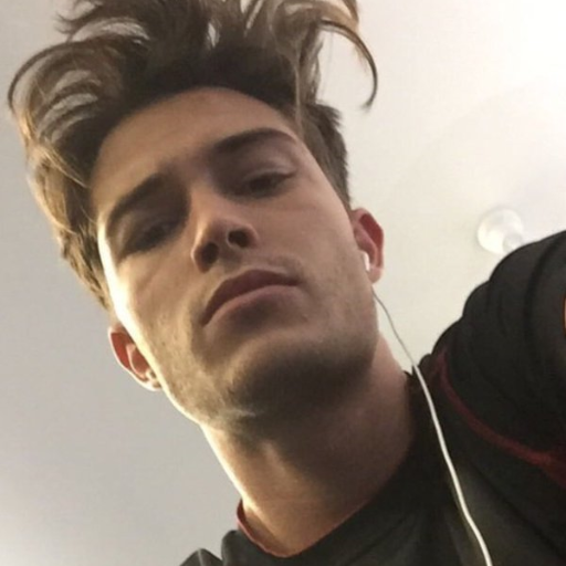 Noahrpgemp's profile picture. je jouerais pas avec ton cœur, laisse moi juste jouer avec ton cul