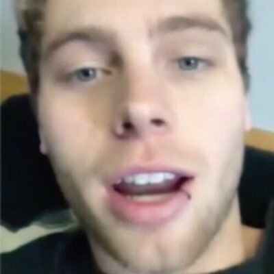 I'm entitled to a private life, stop calling my FaceTime. Ashton: @mixedhemmings: these people ain't #worthit