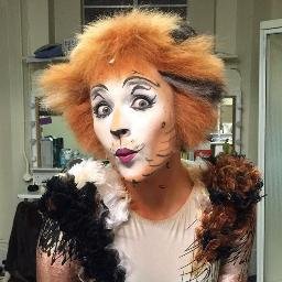 how do you do, my dears? My lovely mate is @therailwaycat and my lovely daughter is @CalicoPearls.