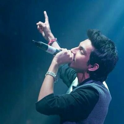 dob:20 04 1995 21 years I love my brother actor SIVAKARTHIKEYAN DOSS Anna and he is my Roll model and I'm a big big big fan of him and the true follower of him