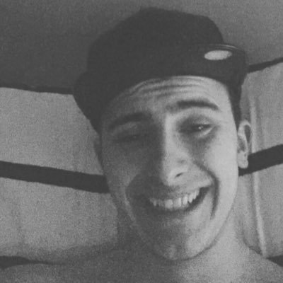 L'amour c'est comme la grippe, ça s'attrape dans la rue et ça fini au lit... PALAJANAIS PURE SOUCHE!! 1⃣9⃣ ans, pompier plus qu'une passion