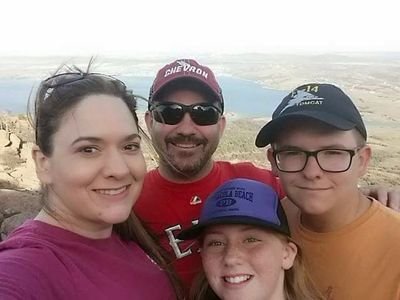 fuzzylogic73's profile picture. 