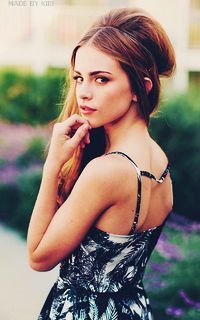 RpDM32's profile picture. perso féminin pour rp Hetero 
lemon accepté