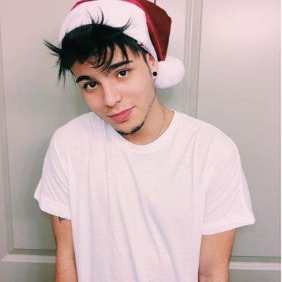 Hola somos un peril que semanalmente promovemos diferentes youtubers que estan enpezando e este medio