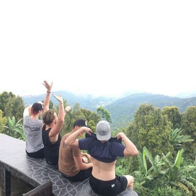 If you have any questions, just ask them and turn our notifs on to stay updated!#theinvisibleproject5sos