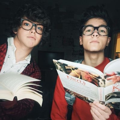 THIS IS A CONFESS ACCOUNT FOR THE 2 BEAUTIFUL GUYS, DANNY AND PAUL. DM YOUR CONFESSIONS.