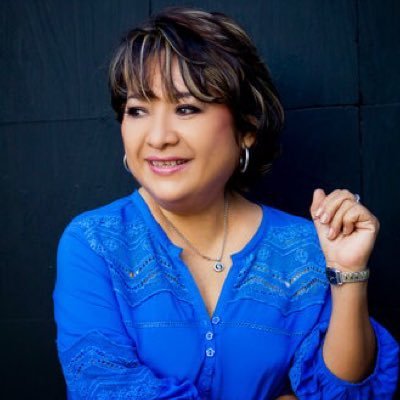 La Cantautora de Yucatán. Me escuchan todos los jueves a las 4 PM por @imerhoy Yucatán (92.9 FM). 💐