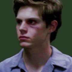 evanrpgld's profile picture. darkness is the beauty.