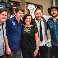 Mom-ager (@rockbandmomager) 's Twitter Profile Photo Mom-ager (@rockbandmomager) 's Twitter Profile Photo