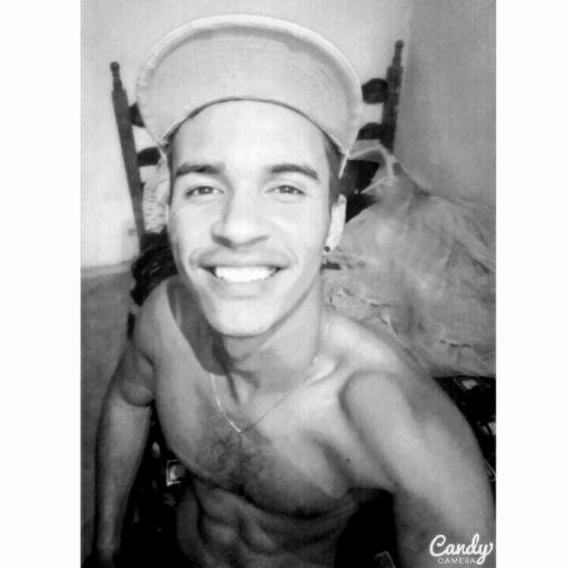Já me disseram que eu sou branco demais pra ser preto
Já me disseram que eu sou preto demais pra ser branco
=https://t.co/vgRZO6gr1f ✌