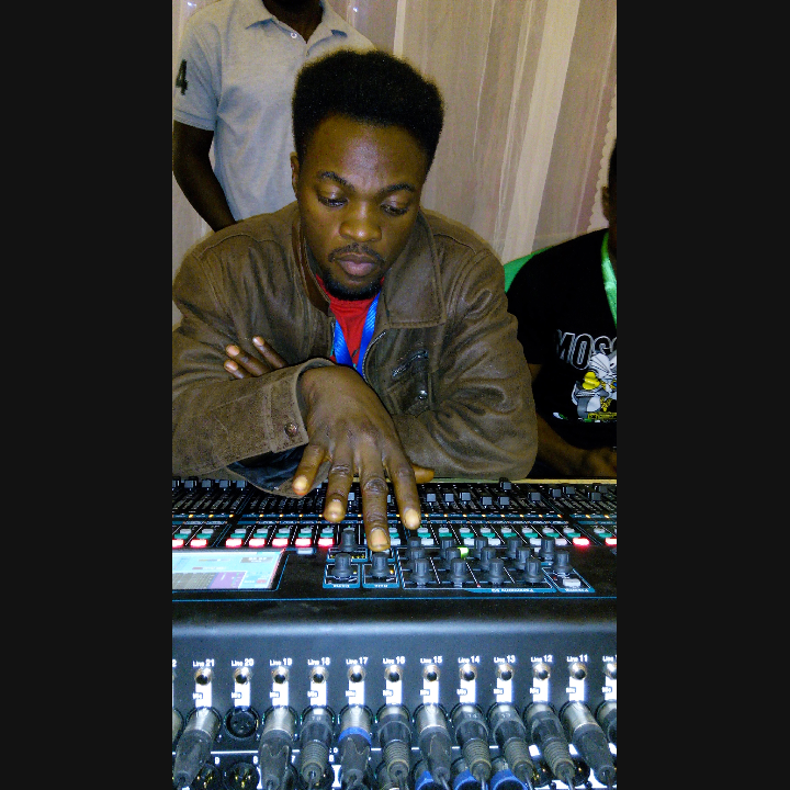 I am an AUDIO Operator ,I do live sound reinforcement plus I Dig EXCELLENCE//I FFB. BB pin:2BB5E686