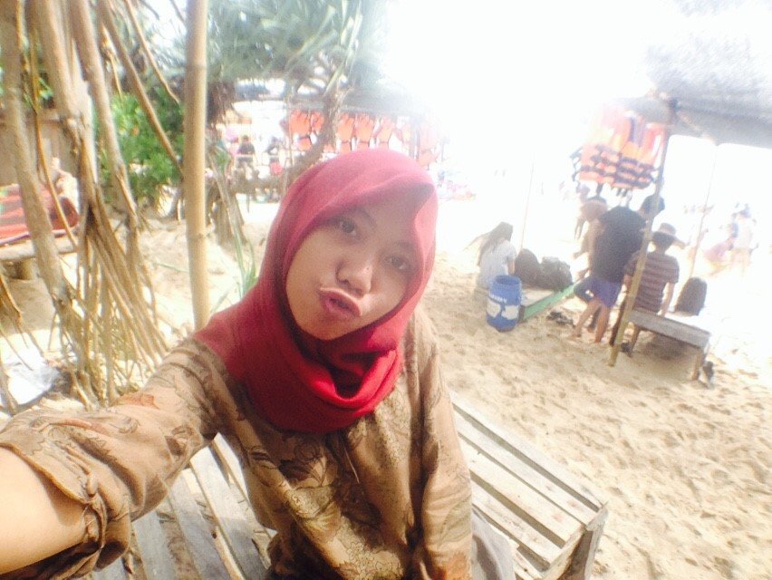 arthanurulaniss's profile picture. gadis behel | bercita-cita menjadi dentist yg jago nyanyi | LUCK :)