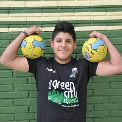 -Handball me best passion
-C.B. Gure Auzune mi equipo
~muchas cosas se pueden olvidar,perder o soñar pero con el balonmano es distinto.~