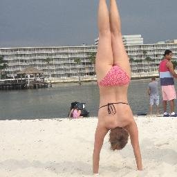 Ex level 9 gymnast. Documenting my journey back to getting a press handstand. Big fan of #TIUTeam