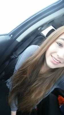 Jenni_B_26's profile picture. 