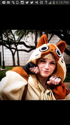 DaniDaverona's profile picture. I'm a small-time youtuber and artist with big goals! check out my videos with the link in the website description!