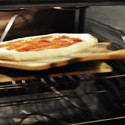 I bake pizzas.