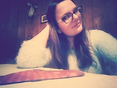 forevernobody__'s profile picture. Otro corte, otro lágrima.
Otro recordatorio de que no hay nadie aquí.