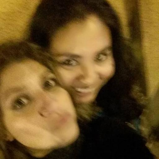 Soy una chica super chevre buen dato q le gusta pasar con su familia y amigos