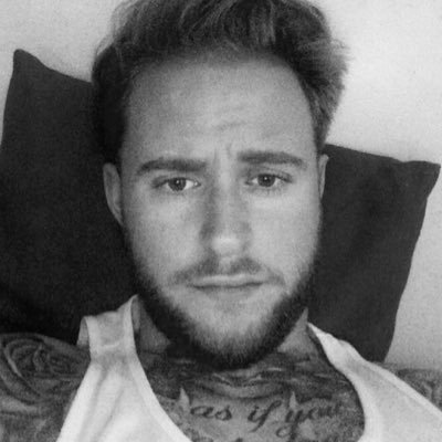Tattooed guy living in London loving life ✌️Hairdresser✂️ Instagram- c.johnsonhair_