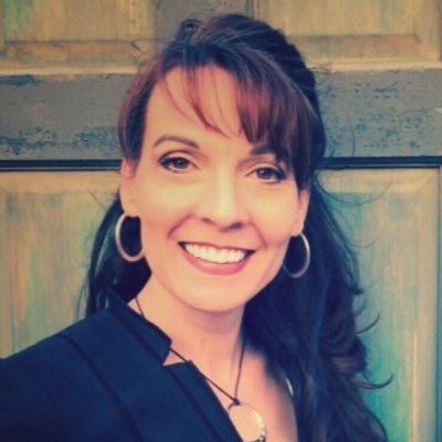 Online Interior Designer Finding Inspiration and Creating Experiences thru Interior Design, Organization and Lifestyle | Author | Speaker
