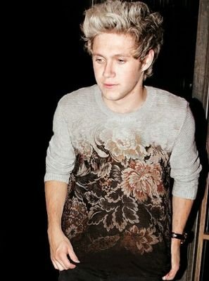 Itsover_again's profile picture. 'I am so tired. I can't sleep.'KC