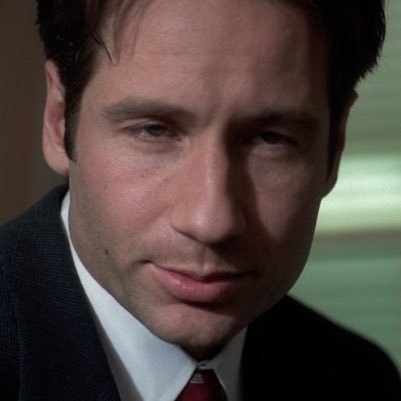 maybe if chris carter didn't use a potato as lighting on the set of the x files we'd be able to see what the fuck was going on