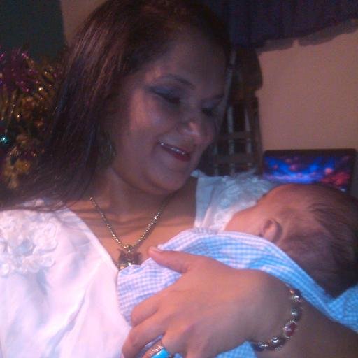 Cristiana de corazón, madre de cinco hijos hermosos, estudiante de Educación Inicial (LUZ), orgullosa de ser venezolana (maracucha). CRISTO te ama Venezuela mía