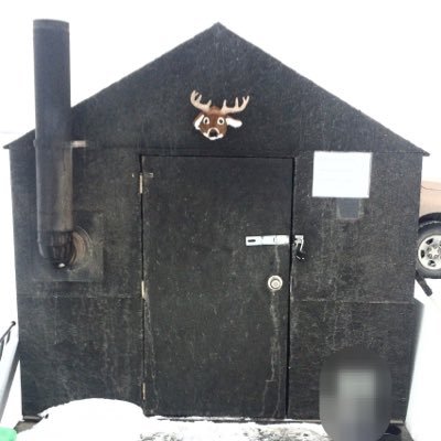 🇨🇦 I'm an ice-fishing shack located in Saskatchewan #goodtimes #goodfood #shorelunch #cigars #beer #fishing #icefishing #perch #walleye #pike #trout #yxe 🇨🇦