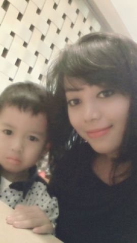 echy8511's profile picture. Allah beside me