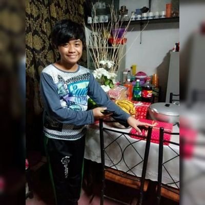 macmacdcn's profile picture. in a relationship with a burger, 3