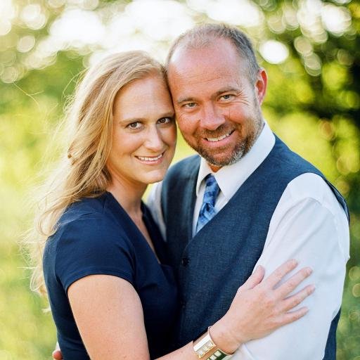 2 Hodges Photography is a husband/wife Knoxville wedding photographer team. Steve enjoys cooking, Kandi enjoys eating Steve's food & together we love marriage.