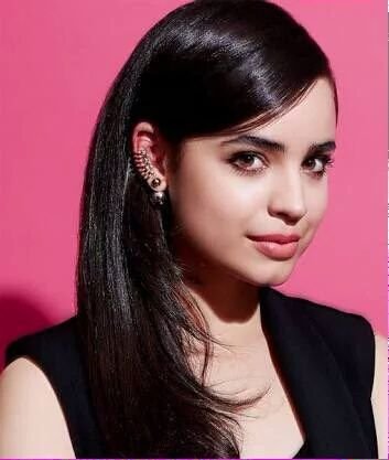 My name is Andrea & I'm here to support & show the love I feel for the cutest person in the world, @SofiaCarson ♥✨ She's Evie on Disney Channel's Descendants!