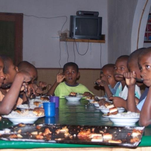 Ong_Mondobimbi's profile picture. ONG oeuvrant pour la bienfaisance et de l'éducation des enfants orphelins et vulnérables implantée à Tuléar (sud ouest de Madagascar) depuis 2001