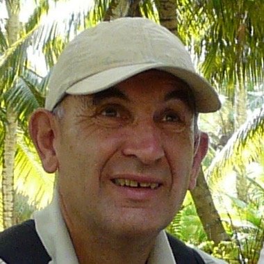 eyeglows's profile picture. Has Usher syndrome; Deafblind advocate; THFC supporter; World traveller; Home gardener; Technology all-rounder and more.