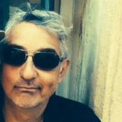 Journaliste à RFI, les tweets son personnels. Periodista de Radio Francia Internacional, los tweets son personales.