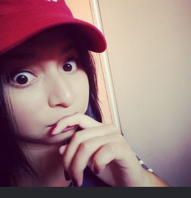 G_Mishel's profile picture. Me tragaría un libro, pero prefiero leerlos. Tengo cafeína en las venas y mi gran amor es la batería. Delante de Dios me arrodilló.