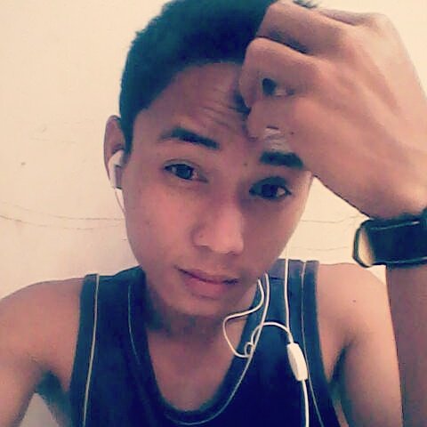 Arendha93's profile picture. hidup itu simple... pengn bhgia yo ojo mrengut 😂