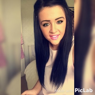 danielleaconway's profile picture. snapchat - danielleconway1