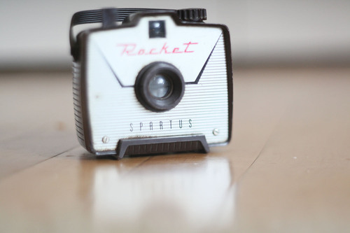 developfridays's profile picture. develop on fridays - an online study group for photographers and artists