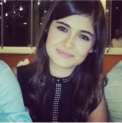 Sevme beni göze güzel gözüken görkemim için sevindiren gözüm yada yüzüm için..
Nede dışardan görünen hicbirşeyim için.......