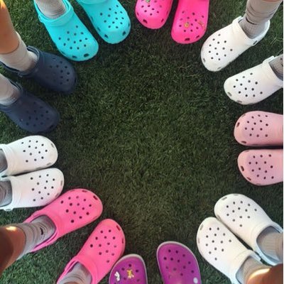 Do U Wear Socks With Crocs