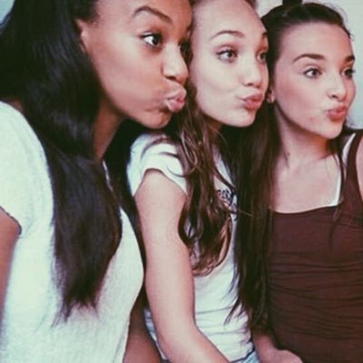 ❤ 4/5 5/7 1/1 ❤ Abby followed 05-11-13 @9:32pm Paige RT x1 Maddie reply x1 Oct 17 2014 Nia liked x4