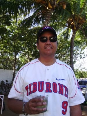 Licenciado en Administrción, Amante del Beisbol y Tiburonero 100%