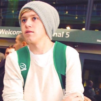 @niallscents please follow instead cos she gave you a free follow. you are amazing :) thank you