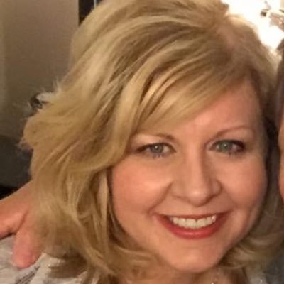 lizhholloway's profile picture. 