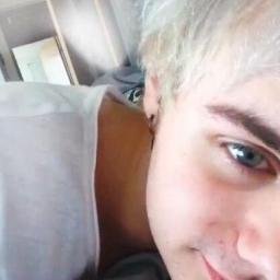 nashlovemeback's profile picture. 